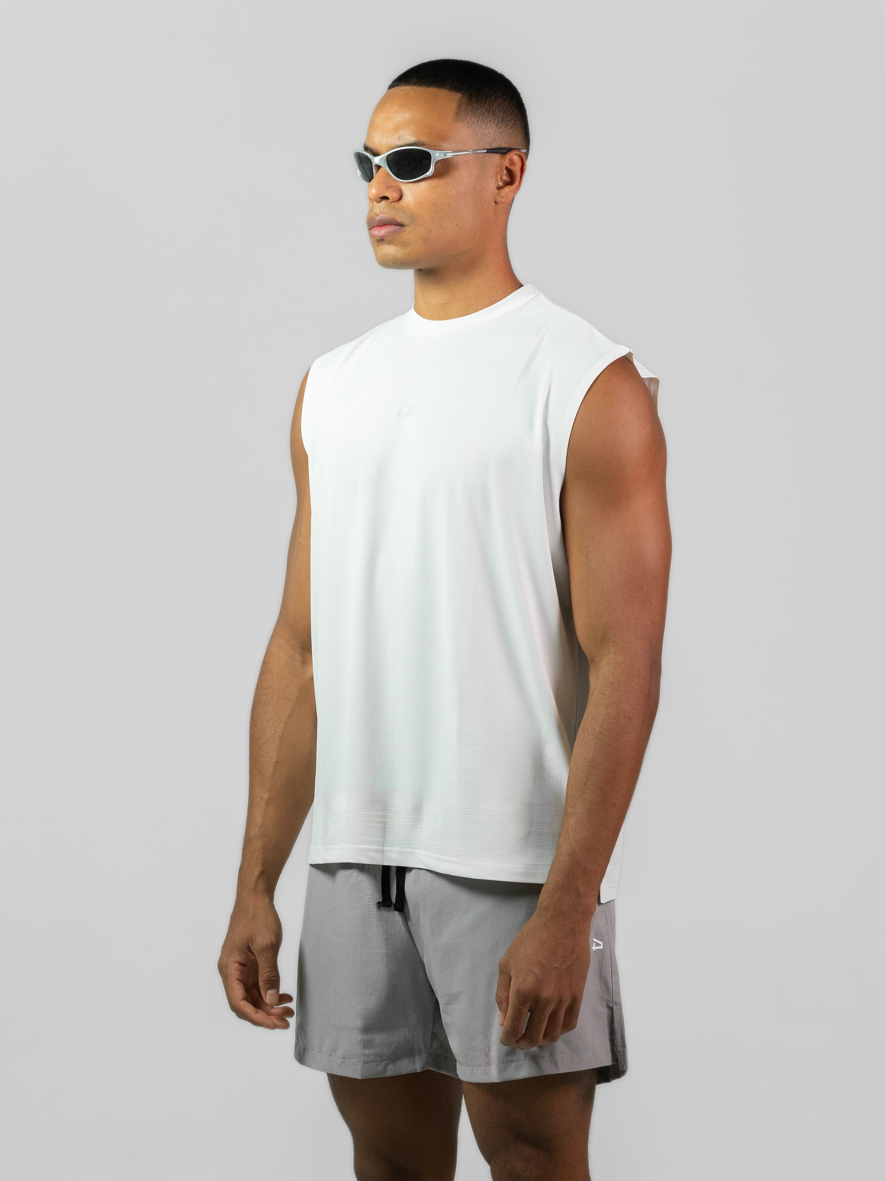 R21 Oversized Tank - White